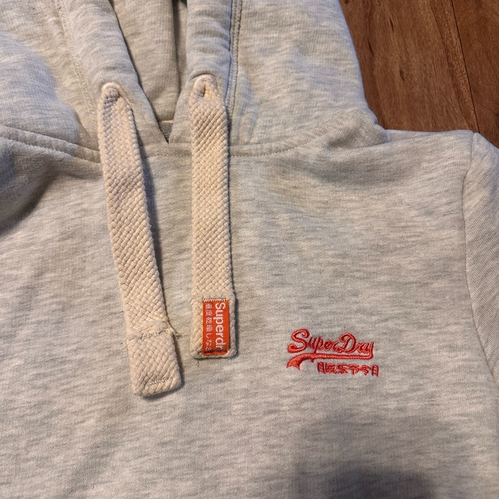 Superdry Gray Pullover Hoodie Women’s Size M Fleece Lined Streetwear Y2K - Picture 2 of 8